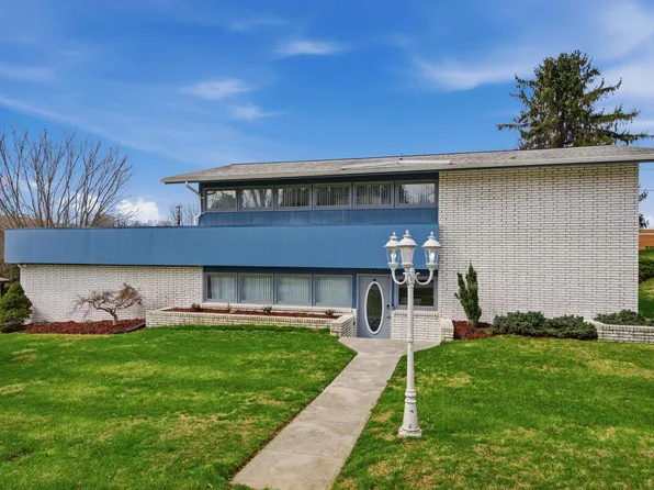 135 Jade Dr, Radford, VA 24141