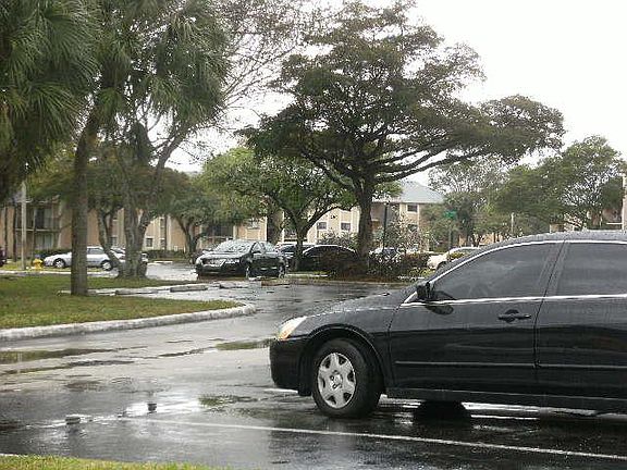 3rd image of 251 Palm Cir W APT 101