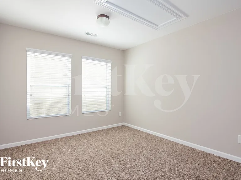 19017 Park Terrace Ln — Photo 12