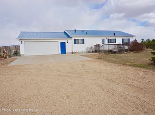 1409 10th Ave SE, Dickinson, ND 58601