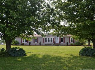 8275 S Old Palmyra Rd, Pekin, IN 47165