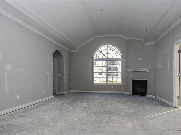 3rd image of 6774 Liberty Cir