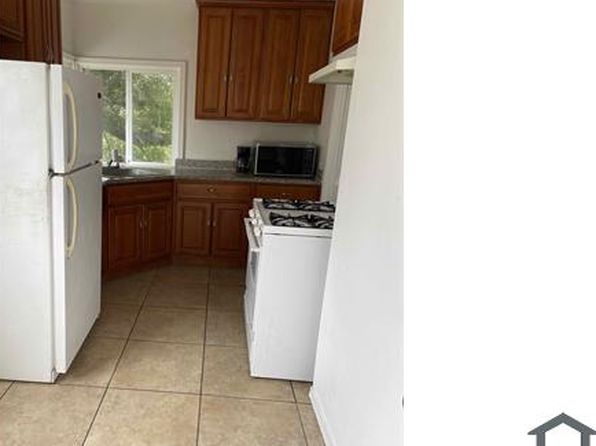 16 Peroly Ct