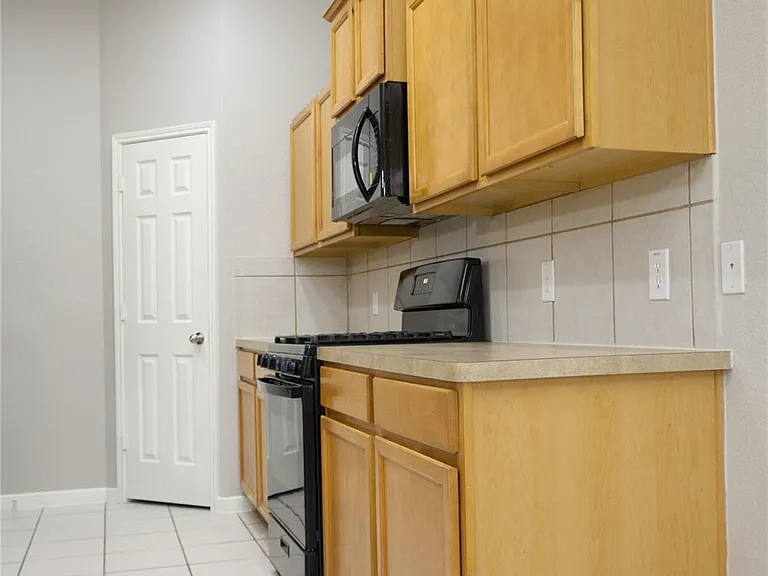 14434 Long Meadow Dr — Photo 11