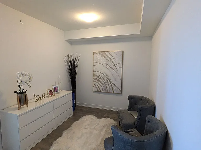 28 Avondale Ave #706 — Photo 6