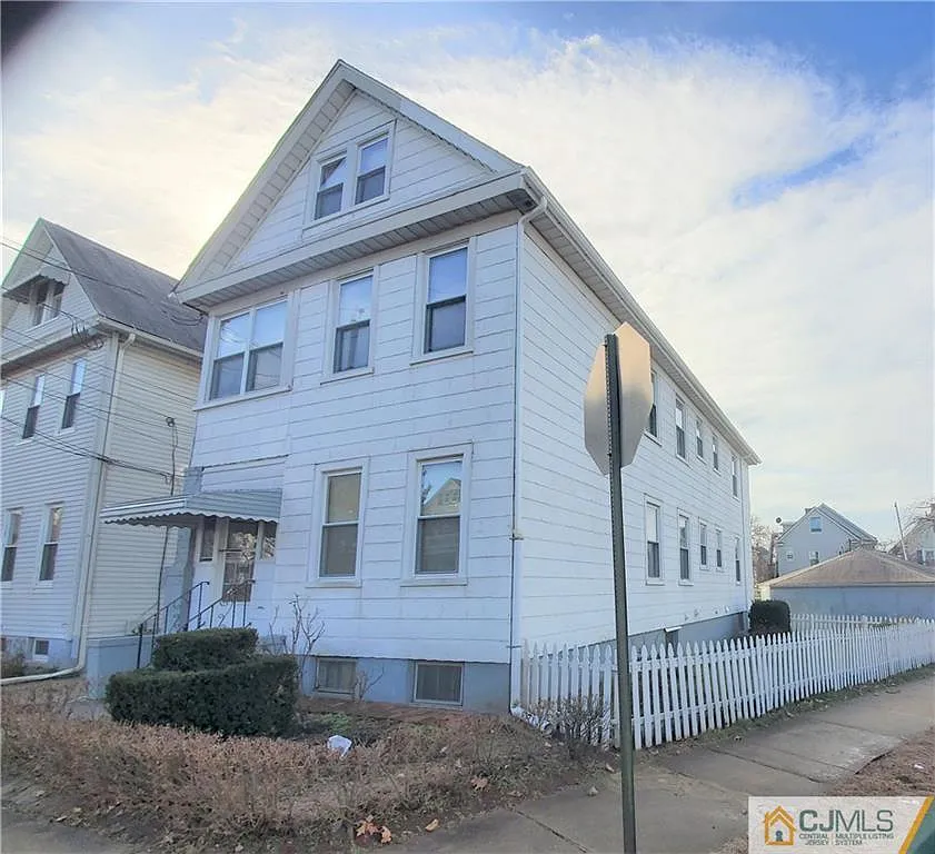 22 Freeman St photo 1