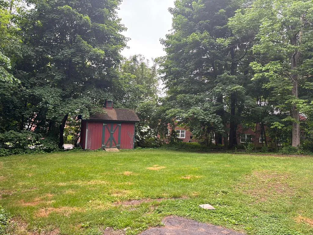 5 Seminary Road - 2 — Photo 2