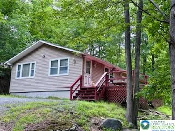 3641 Sequoia Dr, East Stroudsburg, PA 18302