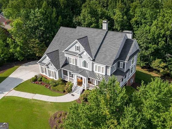 5th image of 990 Chateau Forest Rd