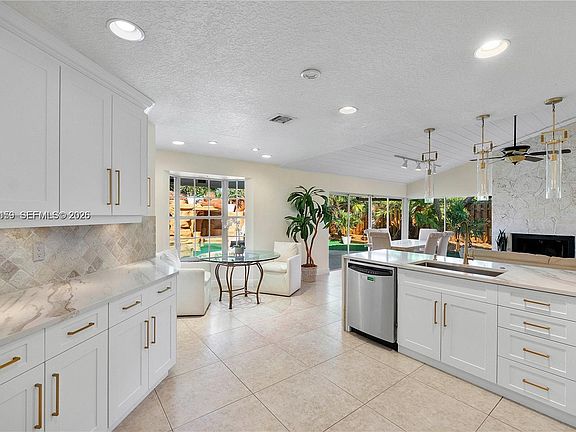 5th image of 2900 NW 25th Way