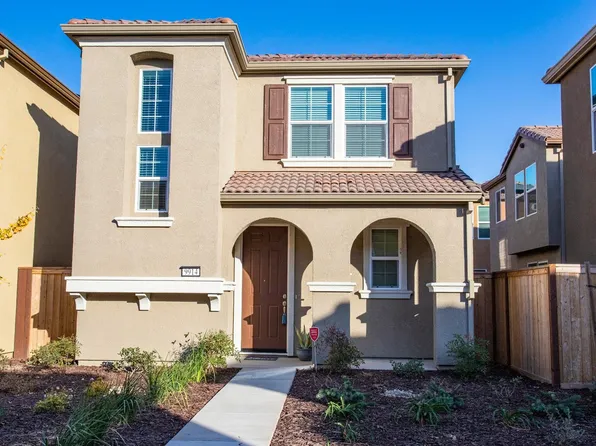 9914 Macabee Ln, Elk Grove, CA 95757