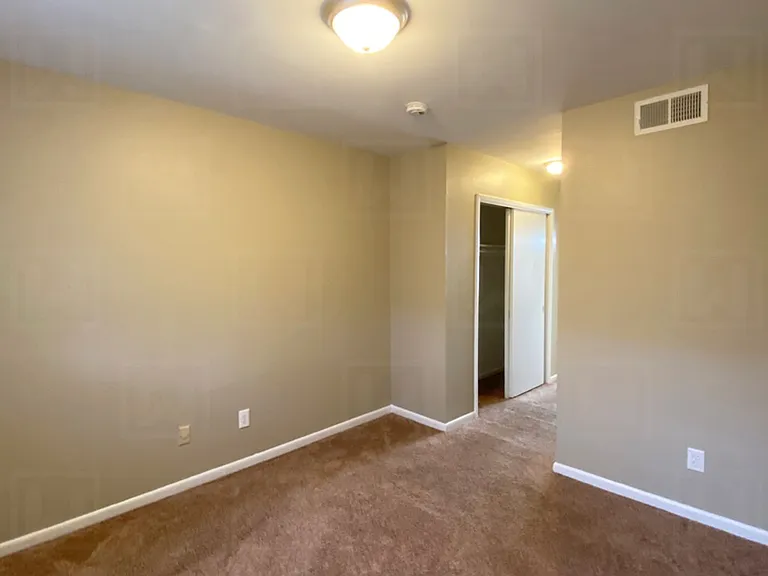 Club View Apartments — Photo 19