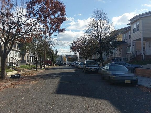 5th image of 27 Elmwood Ave