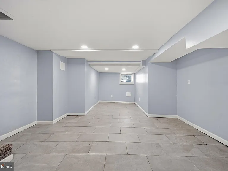 1516 N Luzerne Ave — Photo 26
