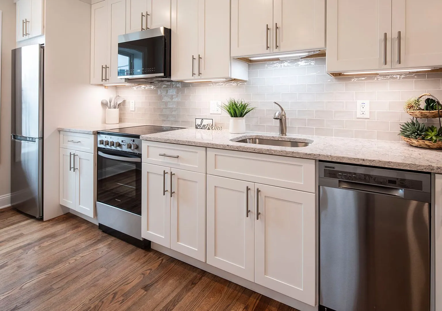 The Parkview at Polifly: In-Unit Washer & Dryer, Heat and Water Included, and Cat & Dog Friendly — Photo 4