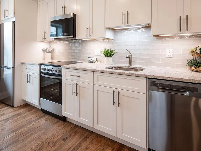 The Parkview at Polifly: In-Unit Washer & Dryer, Heat and Water Included, and Cat & Dog Friendly — Photo 17