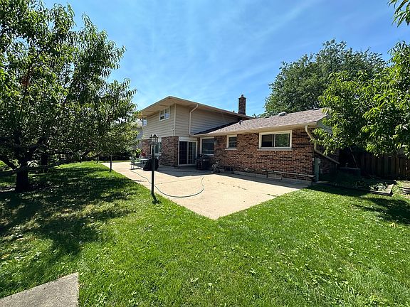 2nd image of 1819 N Aralia Dr