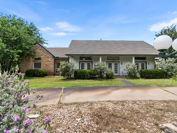 2nd image of 305 La Mesa