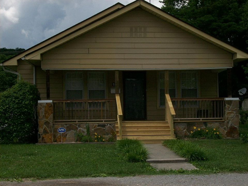1st image of 931 NE Hiawassee Ave