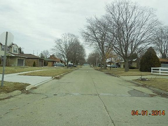 5th image of 3705 Worchester Dr