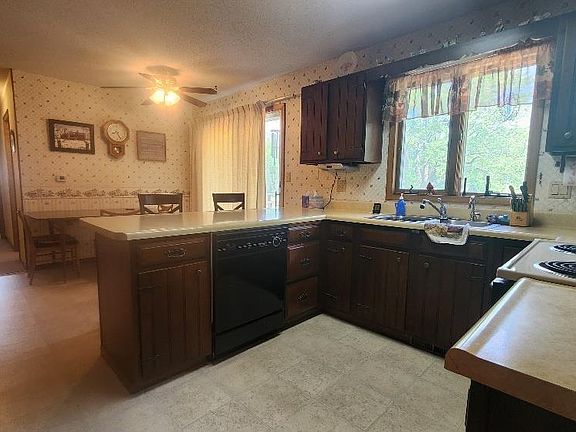 2nd image of 411 South St