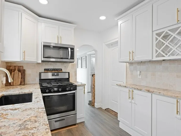 19 Gordon St #1 — Photo 11