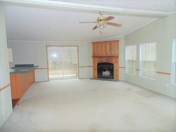 5th image of 39 Great Creek Ct