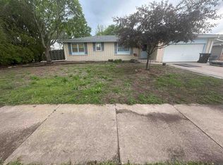 2362 Montclair Dr, Salina, KS 67401