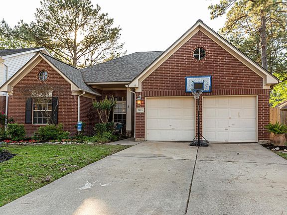 3rd image of 7815 Park Hollow Ct