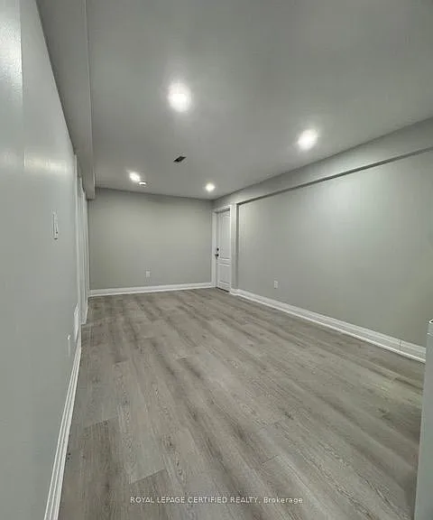 4468 Ashley Ave #BASEMENT — Photo 5