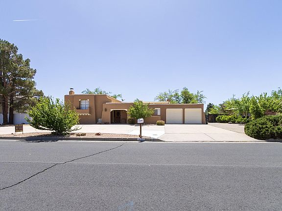 3rd image of 3606 Saint Andrews Dr SE