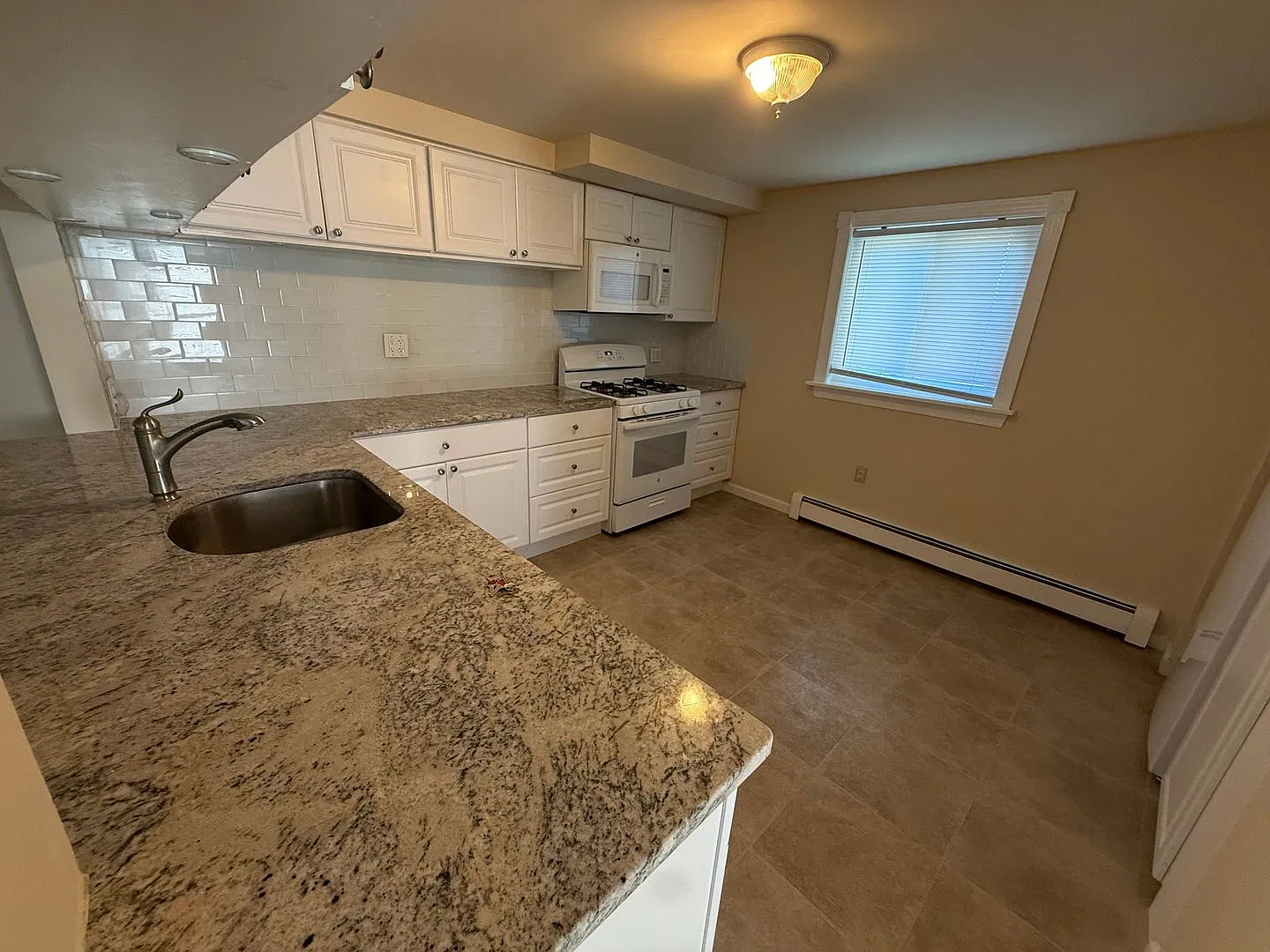 Single 4 bedroom 2 bath home in Conshohocken for $2,995/mo — Photo 2