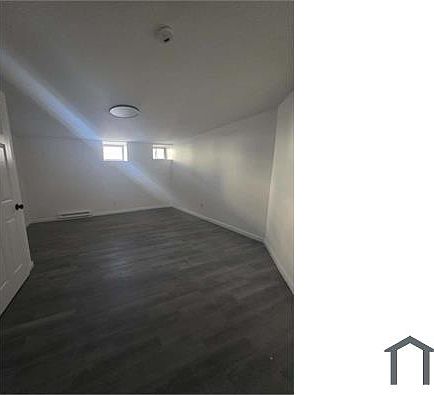 3rd image of 135 Hawthorne Ave