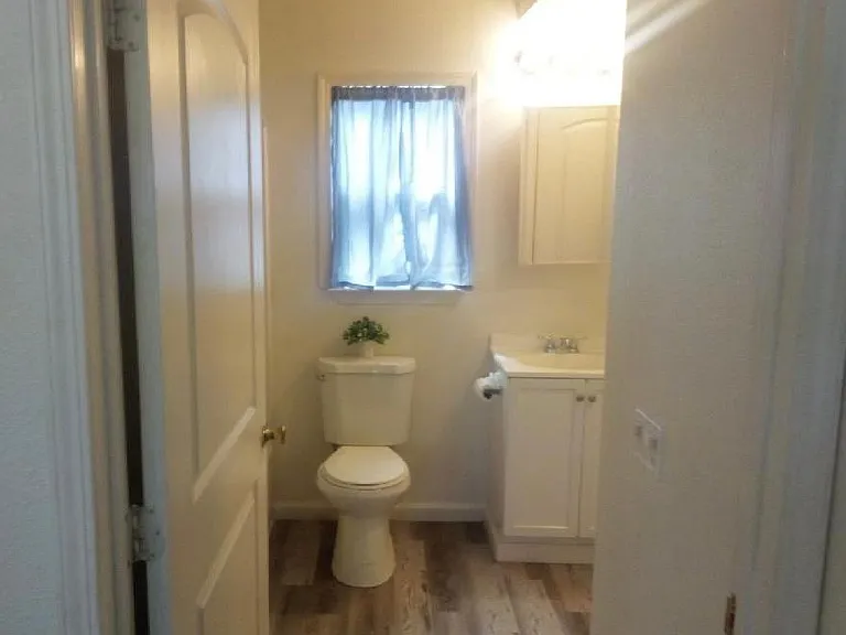 3486 Lakeshore Blvd #1 — Photo 1