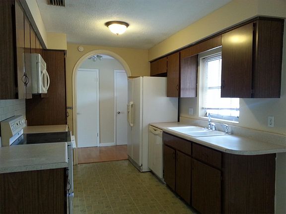 3rd image of 4821 Indialantic Dr