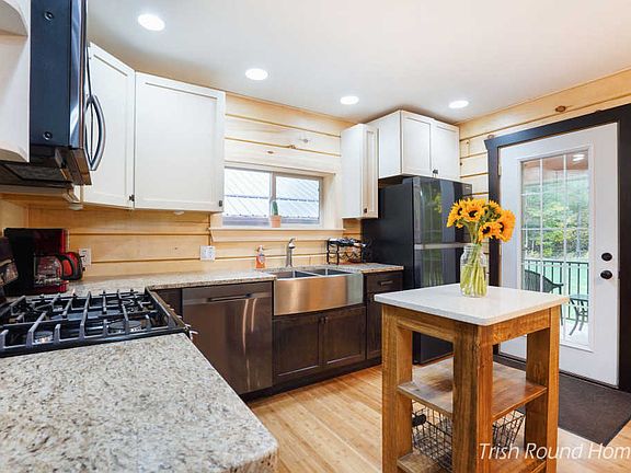 5th image of 9482 Cardinal Ct
