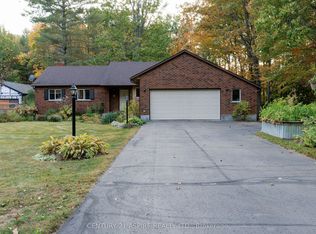 32 Country Ln, Petawawa, ON K8H3J9