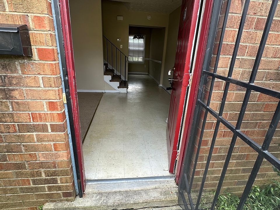 1st image of 411 Acreview Dr