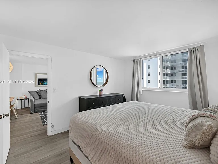 345 Ocean Dr #623 — Photo 32