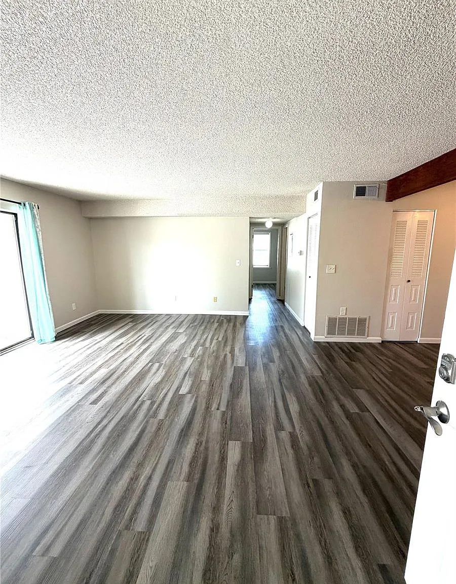 2 bed, 2.0 bath, 1190 sqft, $1,750 — Photo 3