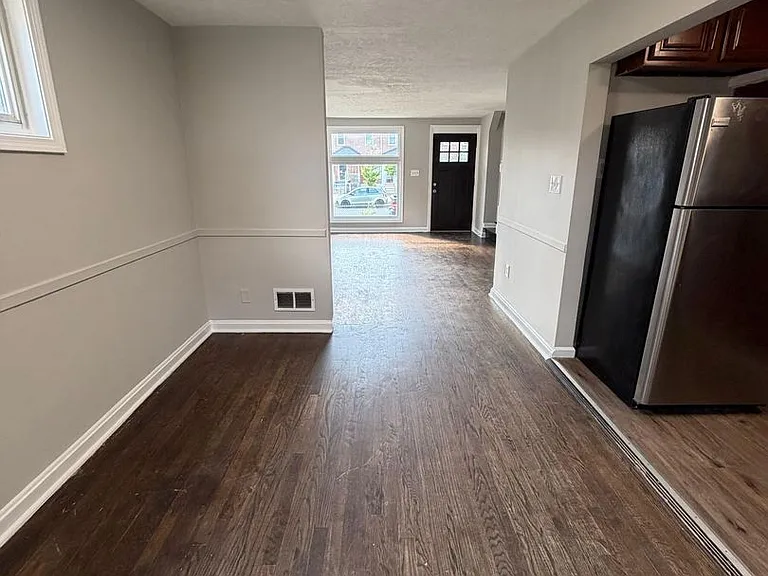 7863 Saint Fabian Ln — Photo 3