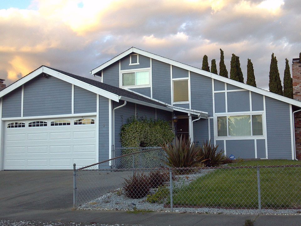 1st image of 2 Stetson Dr