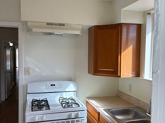 5th image of 412 S Murat St APT A
