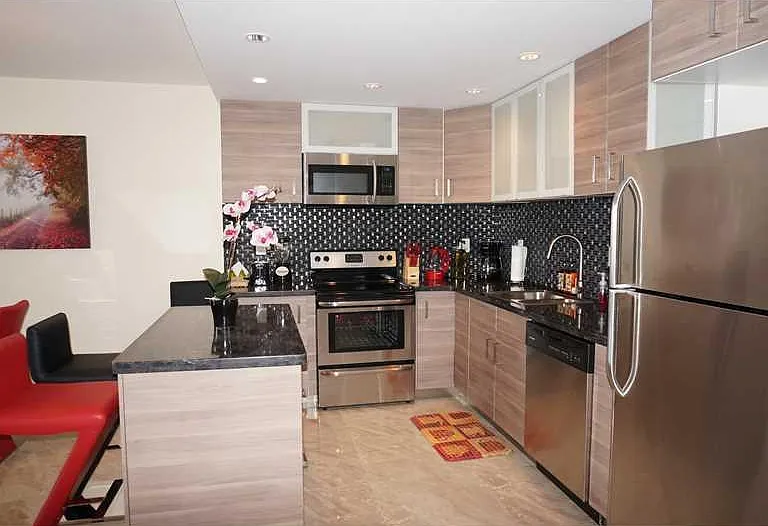 19370 Collins Avenue Seasonal #1007 — Photo 3
