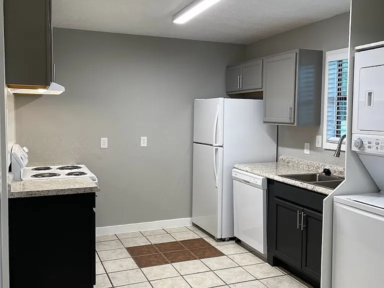 Park Place Apartments — Photo 47