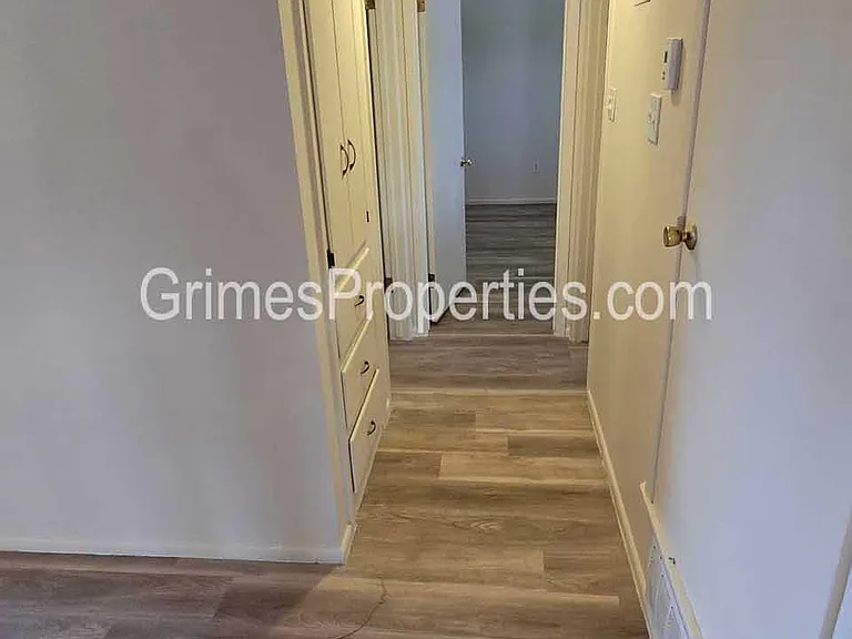 2632 Dakota St NE #7 — Photo 13