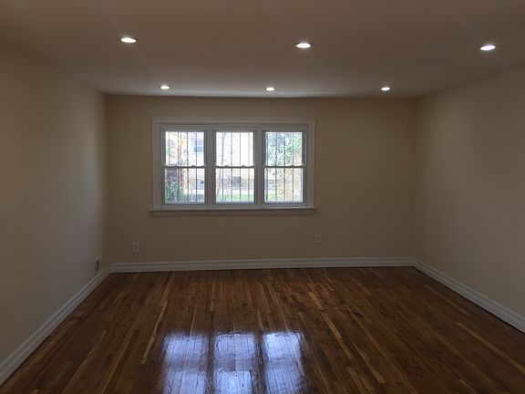 5th image of 122-00 Spinigfield Blvd