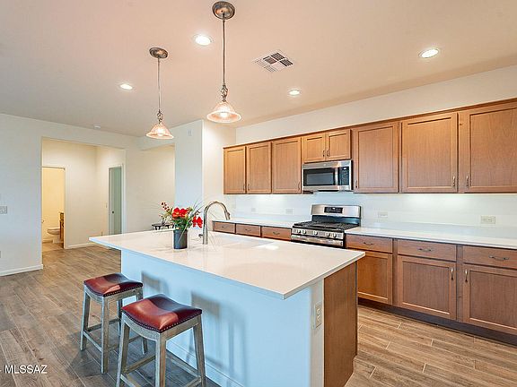 4th image of 1429 E Basalt Dr