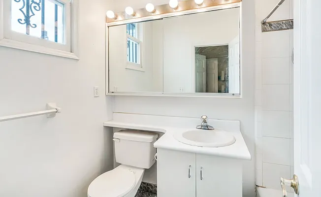 Rented by Batra Group Inc | media 24