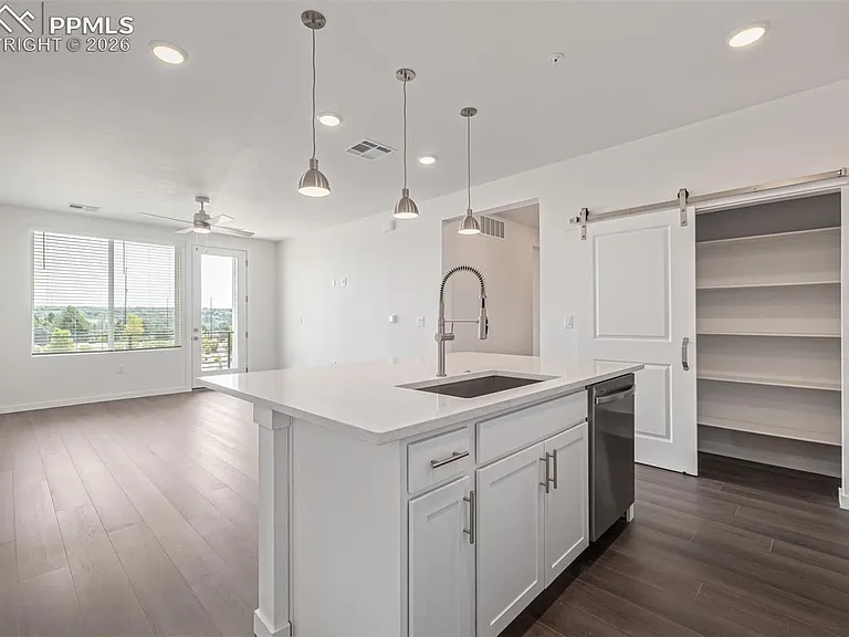 2252 Arikaree Hts #303 — Photo 8